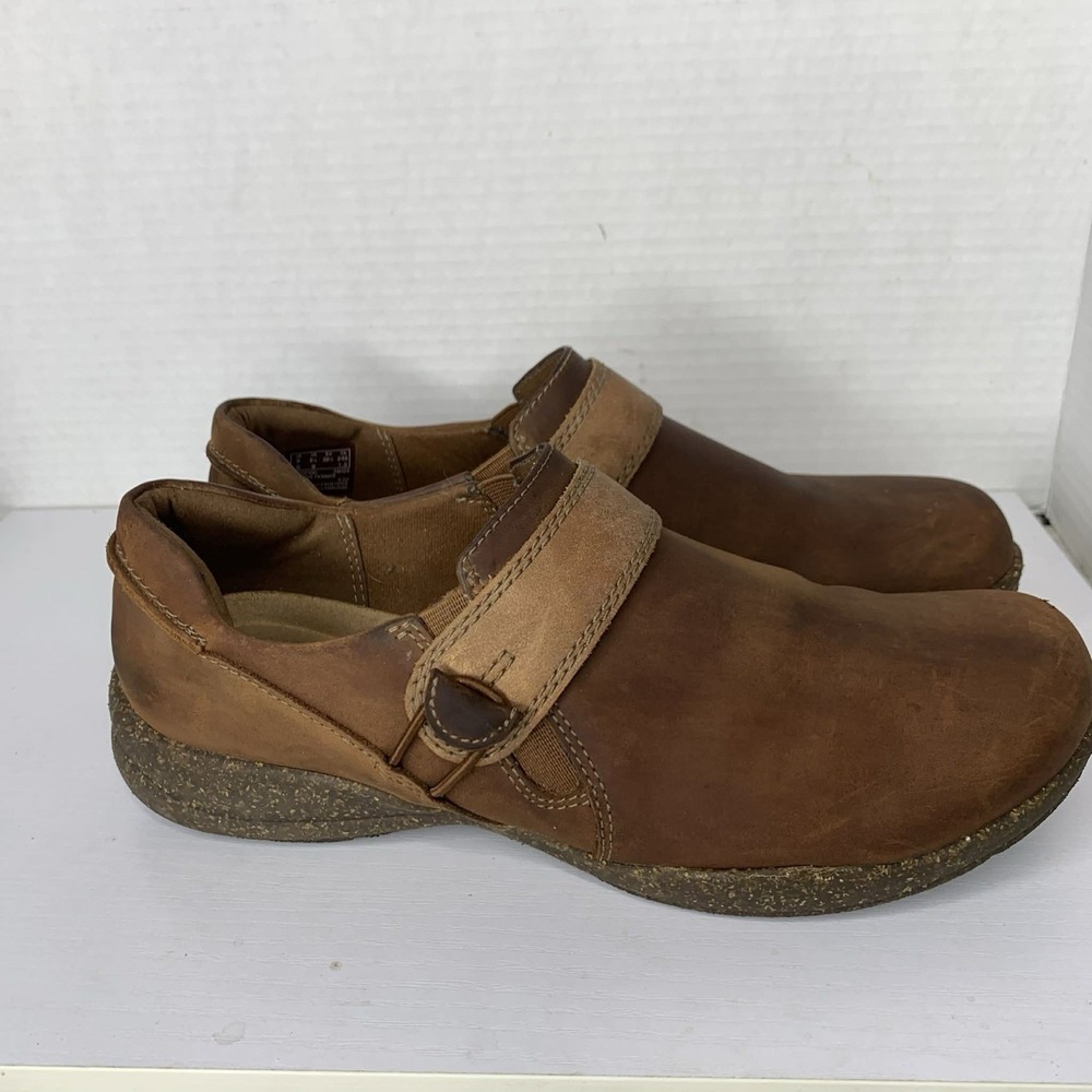 Clarks Collection Women's Brown Leather Soft Cushion Shoes Size 8.5